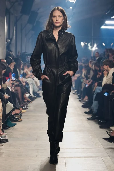 Look 50